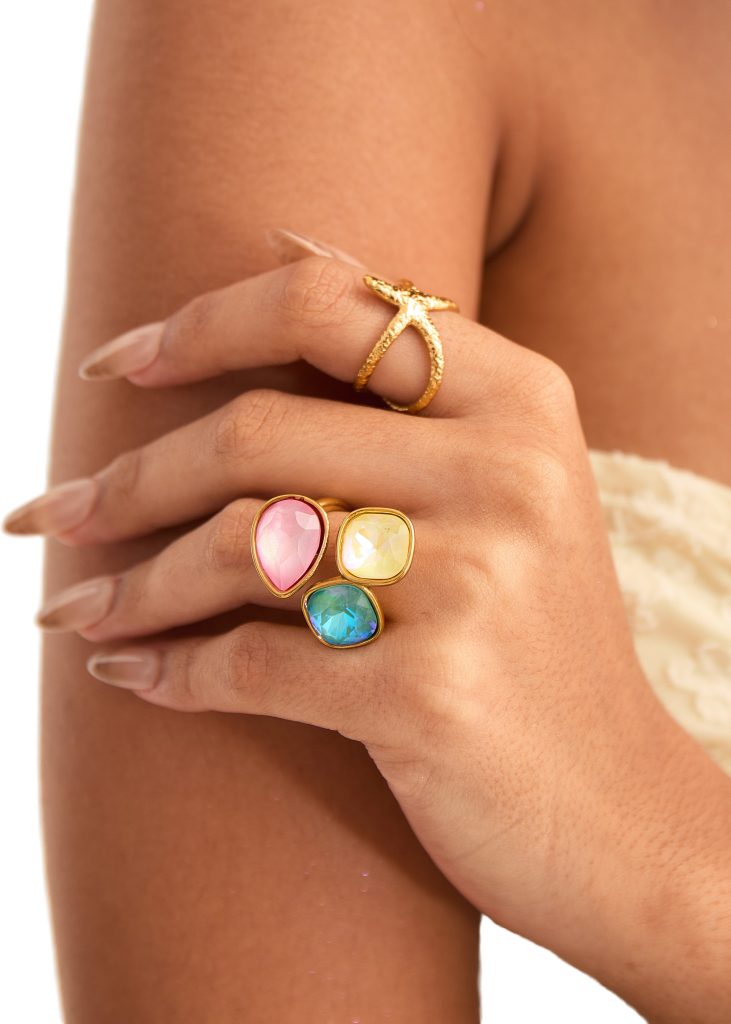 Theodora Trio Energy Stones – Ring mit drei Kristallen in Goldoptik – weitere Ansicht