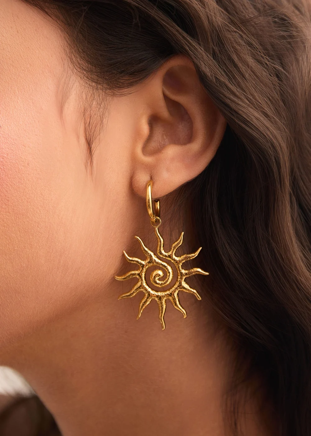 Weiteres Produktfoto 2: Soleil Sun – Ohrringe mit Sonnenmotiv in Goldoptik