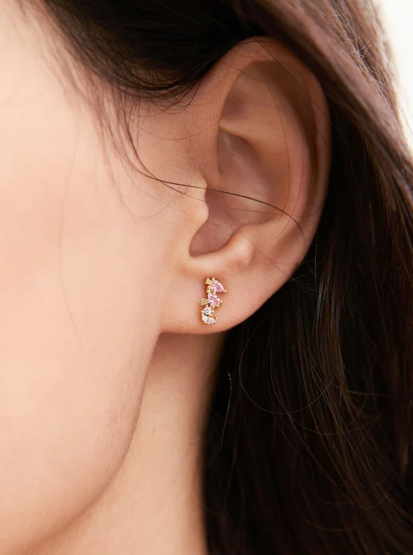 Glittering Petit – rosa Seepferdchen-Ohrstecker – weitere Ansicht