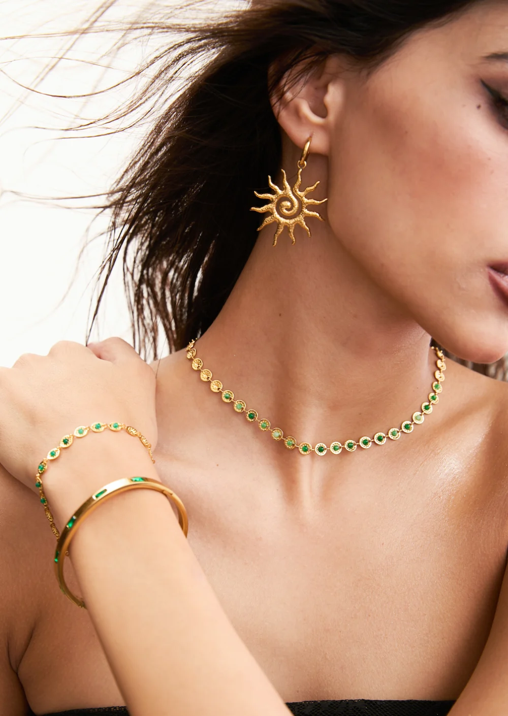 Weiteres Produktfoto 1: Regina Green – mehrlagiges Armband mit grünem Zirkonia in Goldoptik