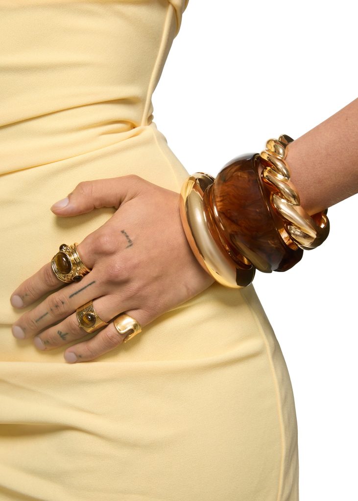 Weiteres Produktfoto 1: Brynne – auffälliger Ring in Goldoptik