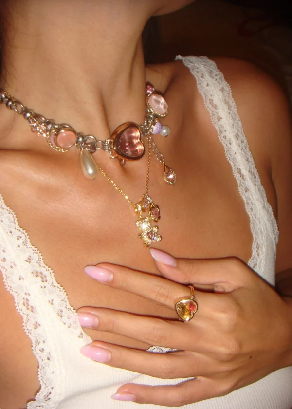 Love Capsule – Ring mit aufklappbarem Herz und Charms in Goldoptik – weitere Ansicht