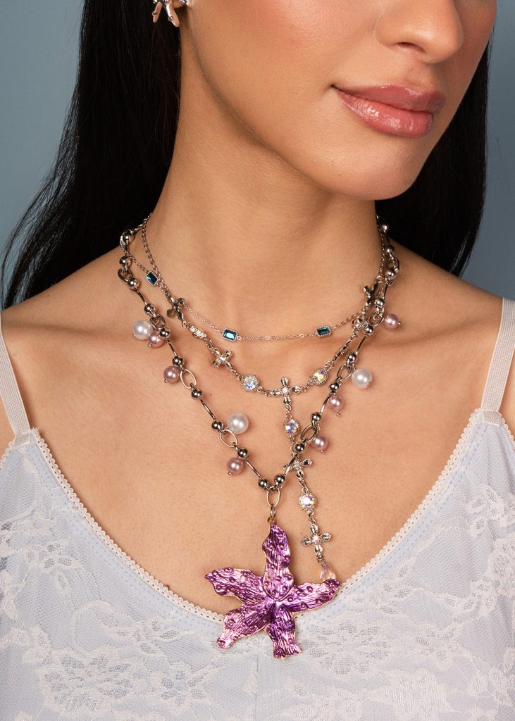Lam Blue Silver – Halskette mit Zirkonia und blauen Akzenten – weitere Ansicht
