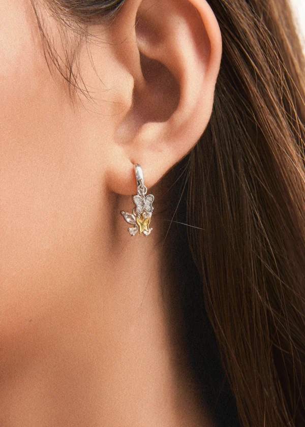 Silver Golden Butterfly – Creolen mit Schmetterlingsmotiv in Goldoptik – weitere Ansicht