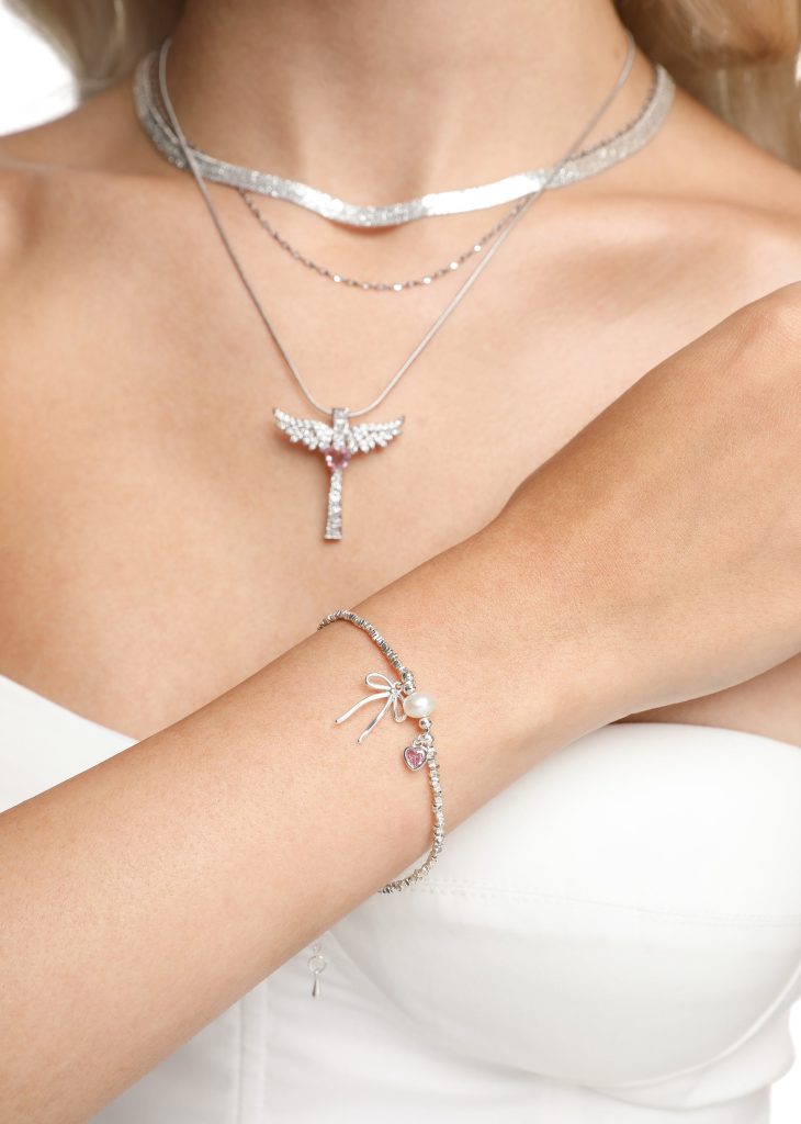 Weiteres Produktfoto 2: Mina Bow – Armband mit Schleifenmotiv in Silberoptik