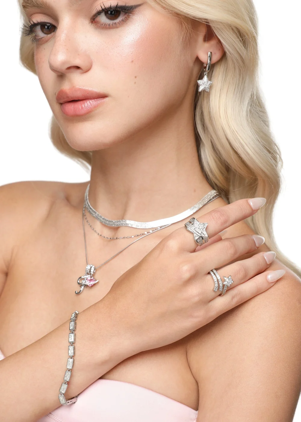Weiteres Produktfoto 2: Star Universe – glitzernder Sternring in Silberoptik