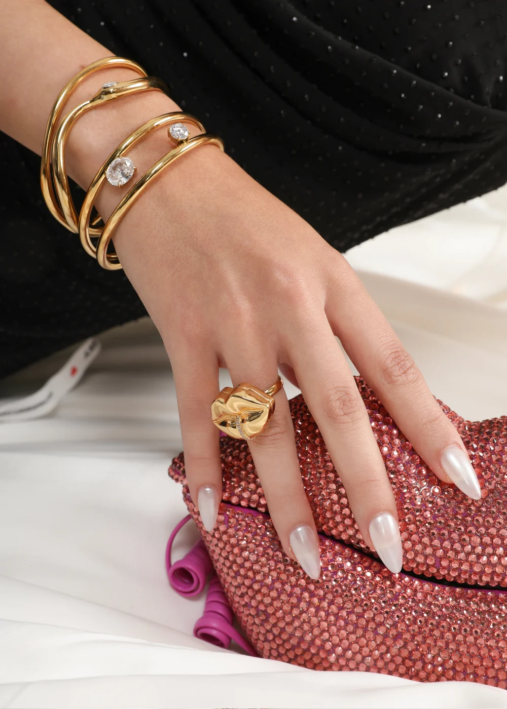 Weiteres Produktfoto 2: Bisou Collection – Bisou Lippenstift-Ring in Goldoptik