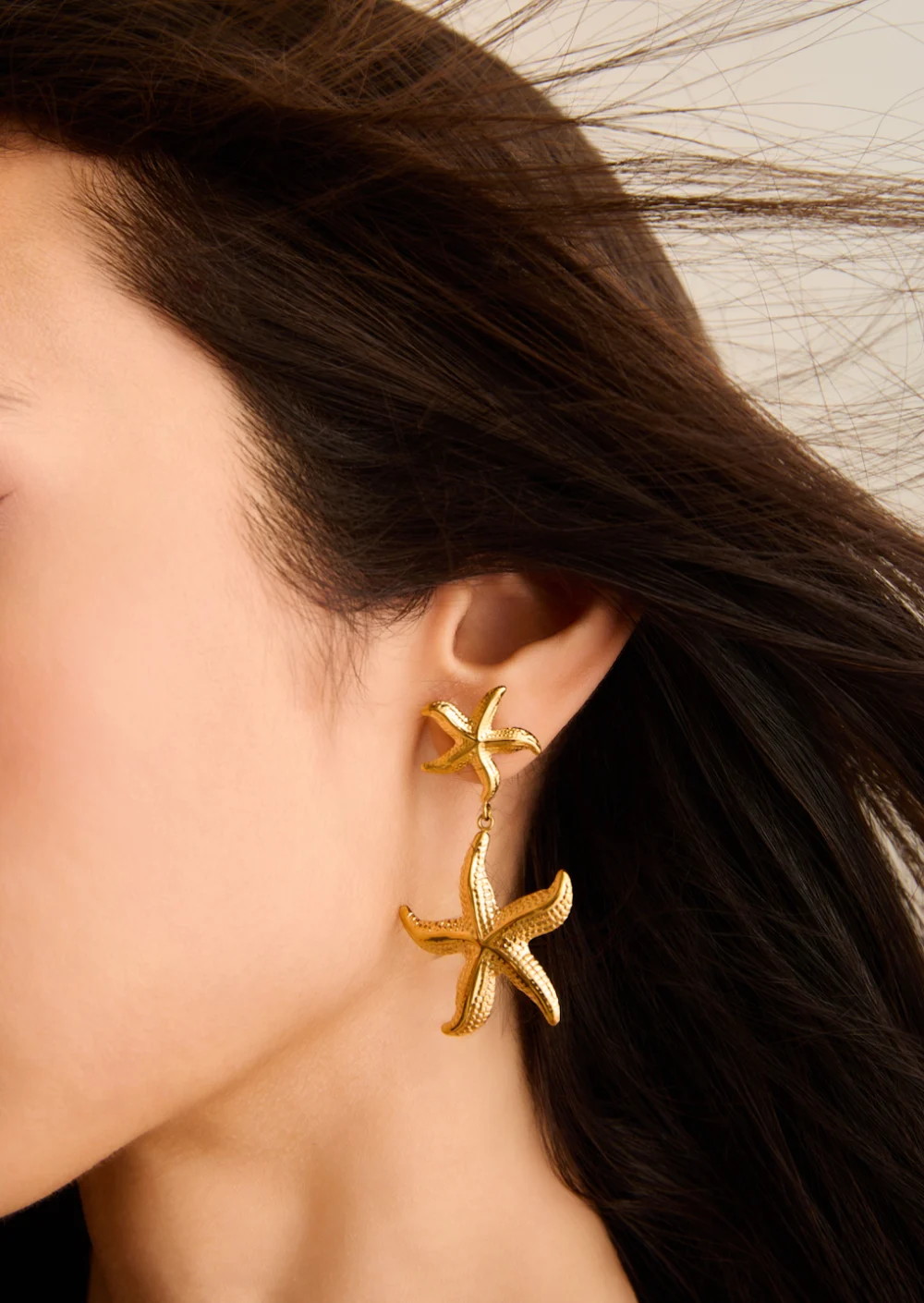 Weiteres Produktfoto 2: Natalia – Ohrringe mit Seesternmotiv in Goldoptik