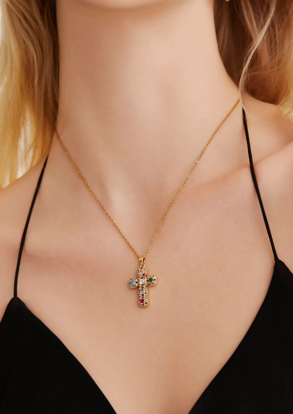 Weiteres Produktfoto 2: In Name Of Rose – Mini-Kreuz-Halskette