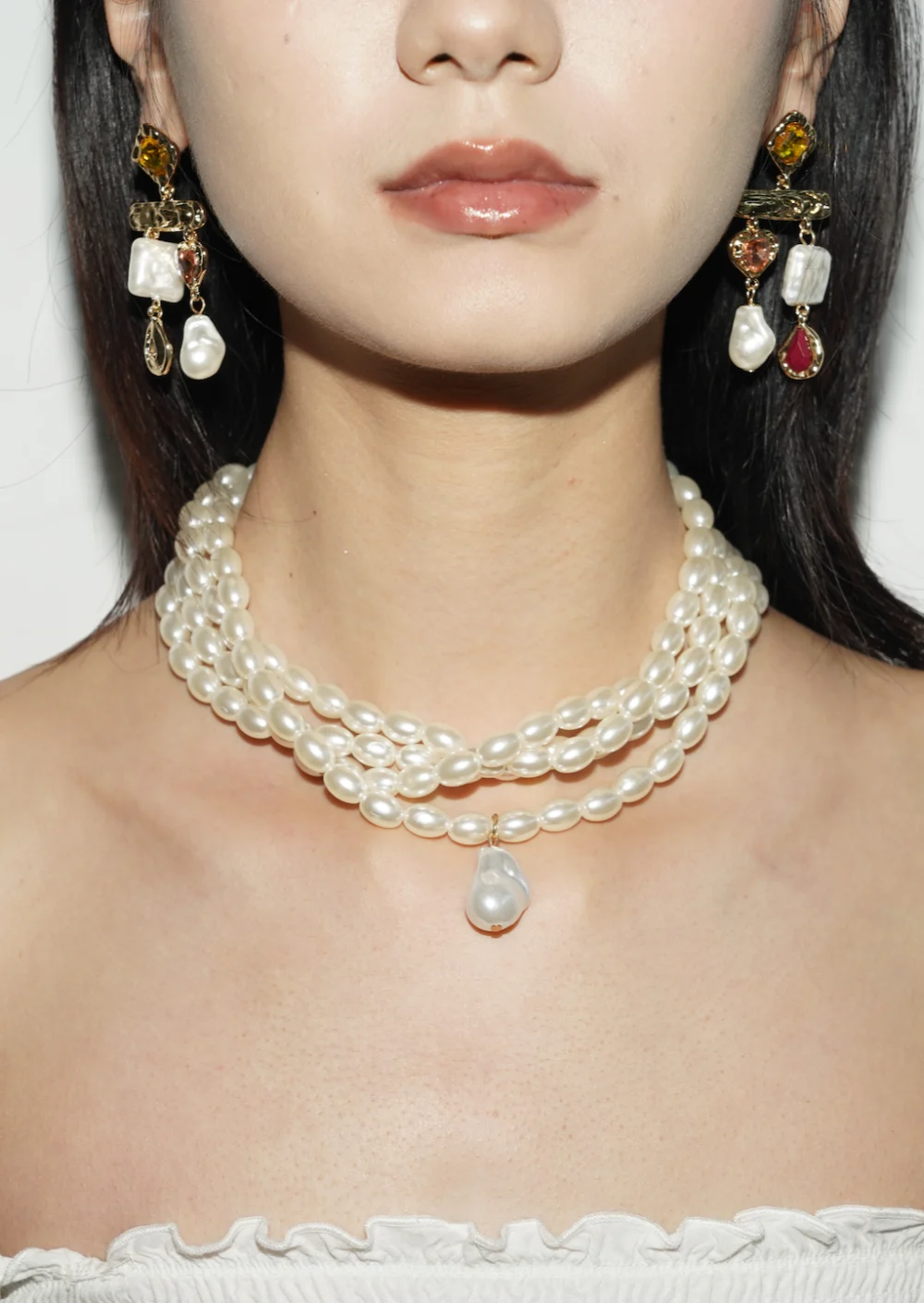 Weiteres Produktfoto 2: Midnight in Seville Artsy Pearl – Ohrringe mit Perlenoptik
