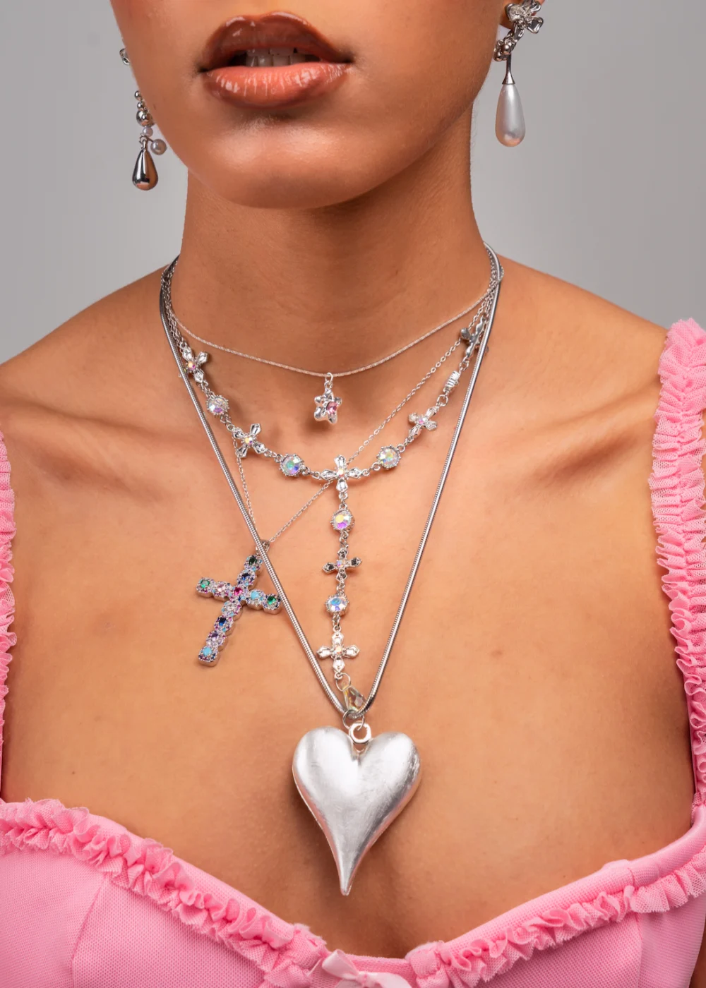 Weiteres Produktfoto 2: Meer – glitzernde Kreuz-Lariat-Halskette in Silberoptik