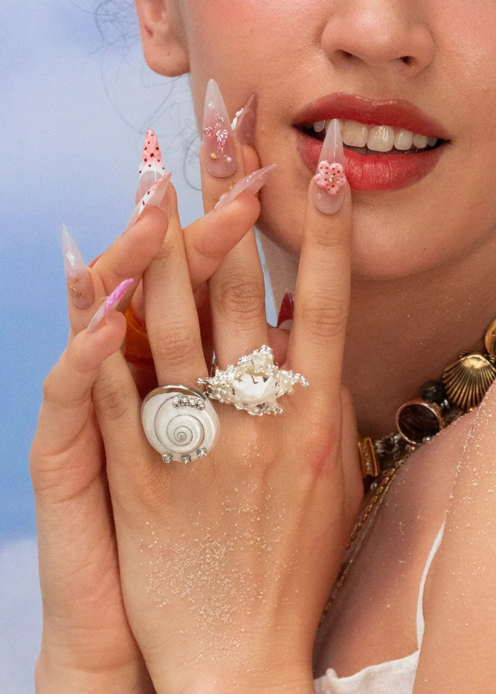 Weiteres Produktfoto 2: Paolo Shell – Ring mit Muscheldetail III in Silberoptik
