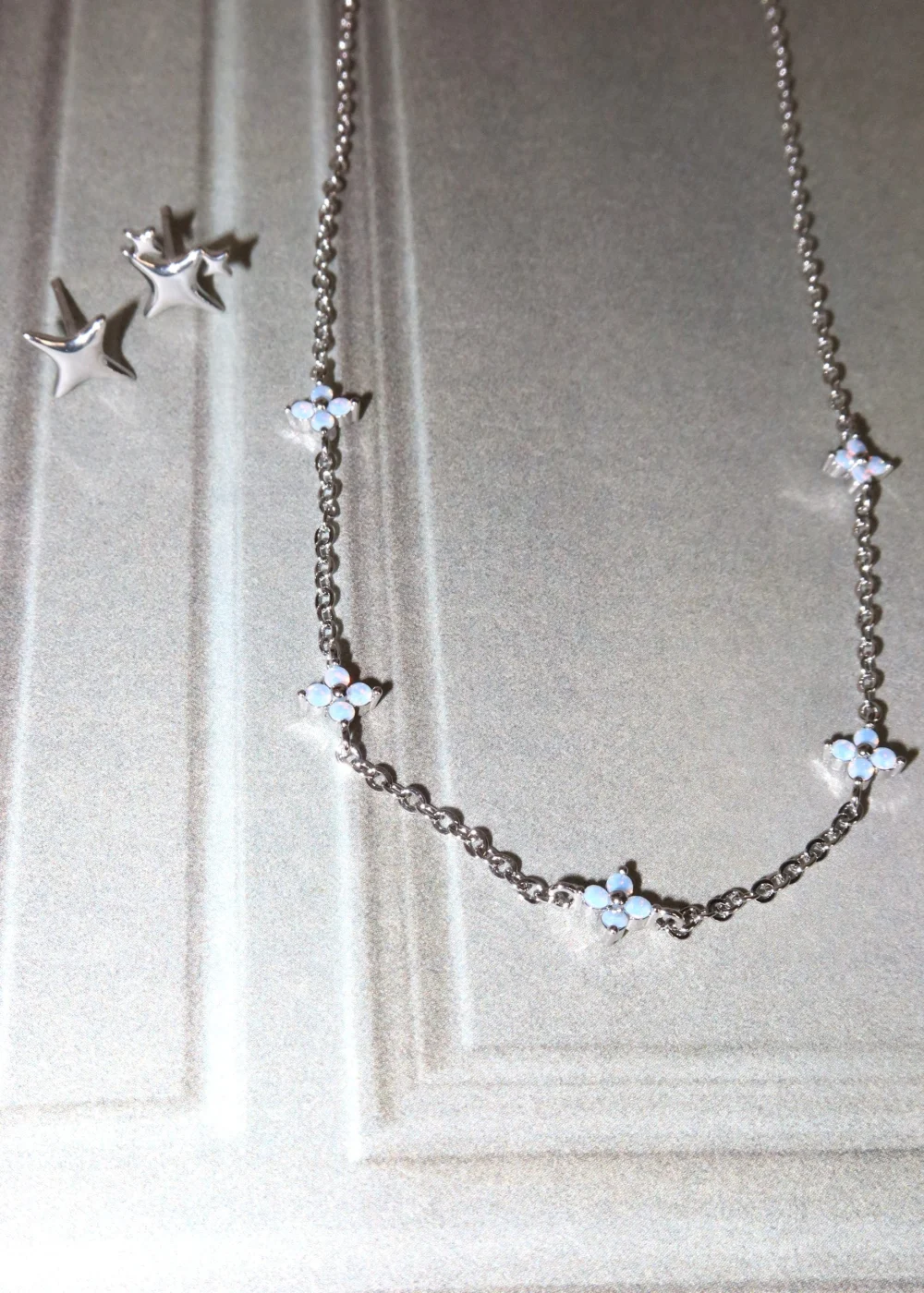 Weiteres Produktfoto 2: Lumi Stars – Ohrringe aus 925er Silber mit Sternen