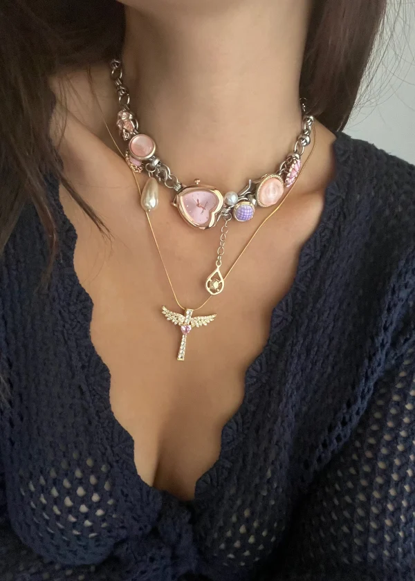 Supergirl Pink Power – Halskette in Goldoptik – weitere Ansicht