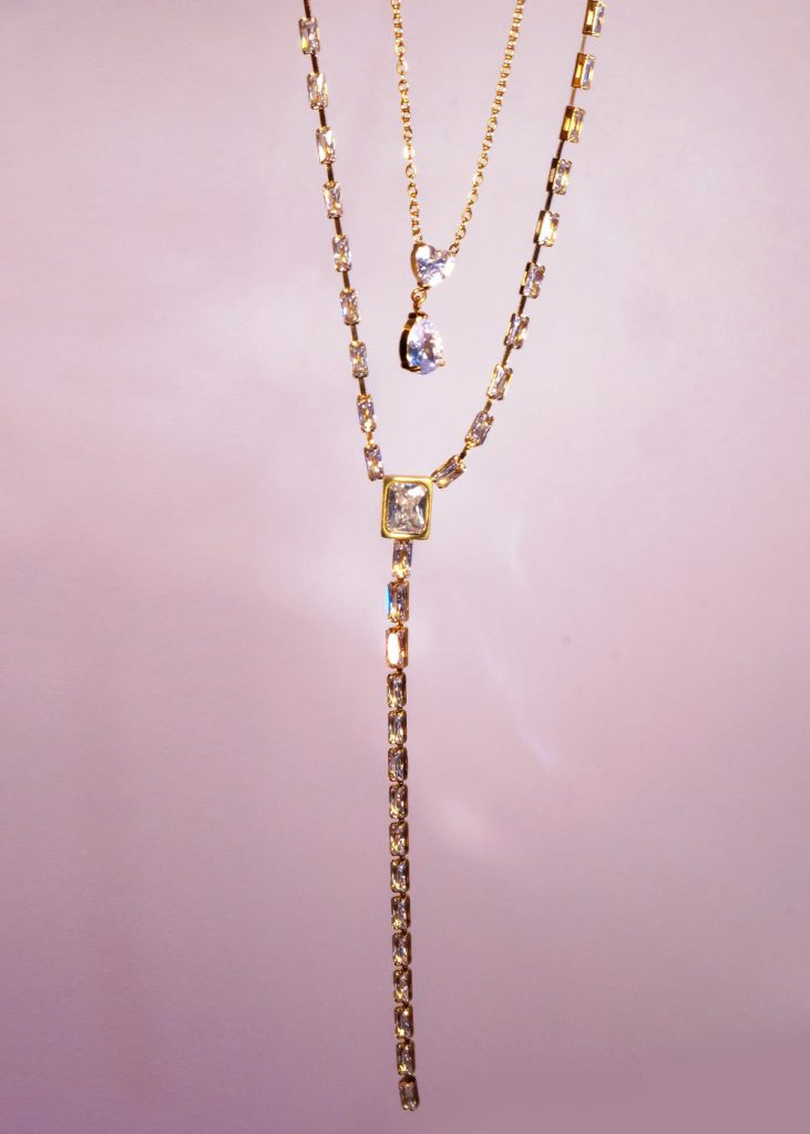 Weiteres Produktfoto 2: Maddie Glittering – Schmuckset mit Tropfenmotiv und Lariat-Kette in Goldoptik