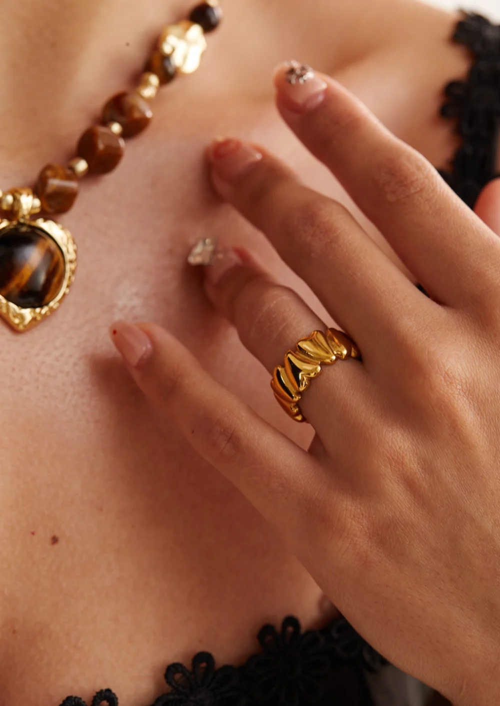 Weiteres Produktfoto 2: Lovepoly – Herzring in Goldoptik