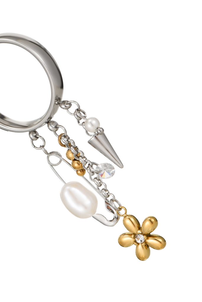 Weiteres Produktfoto 2: Allison – Ring mit Blume und Perlenoptik
