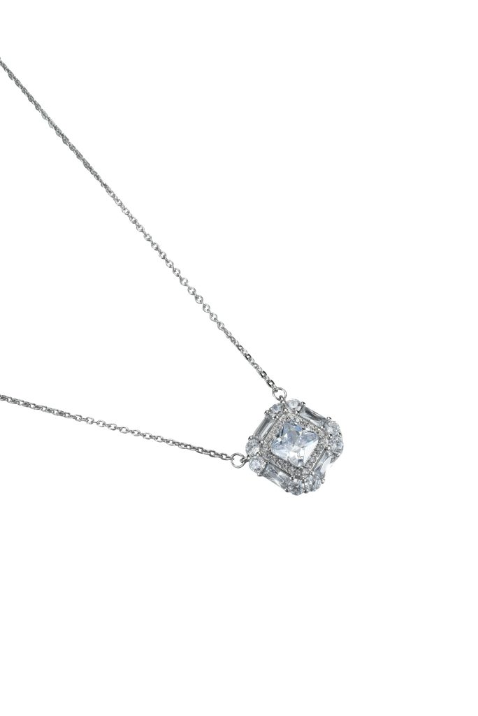 Amy White Square – Halskette mit geometrischem Zirkonia – weitere Ansicht