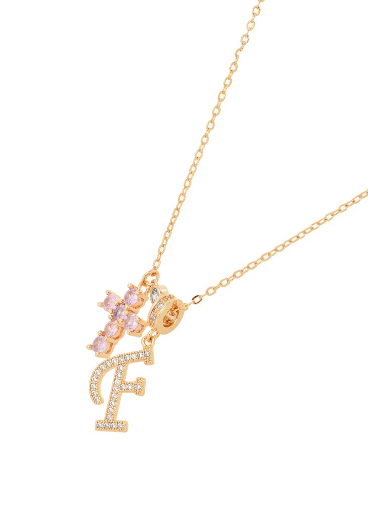 Weiteres Produktfoto 2: Pink Cross Alphabets – Halskette mit Kreuz, Buchstaben und Zirkonia in Goldoptik