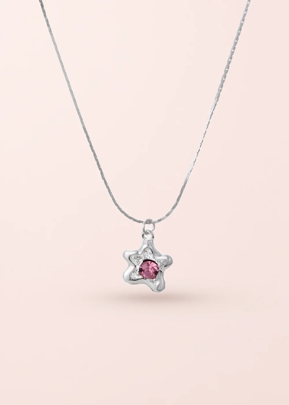 Produktfoto: Phyllis Pink – Halskette mit Sternmotiv in Silberoptik