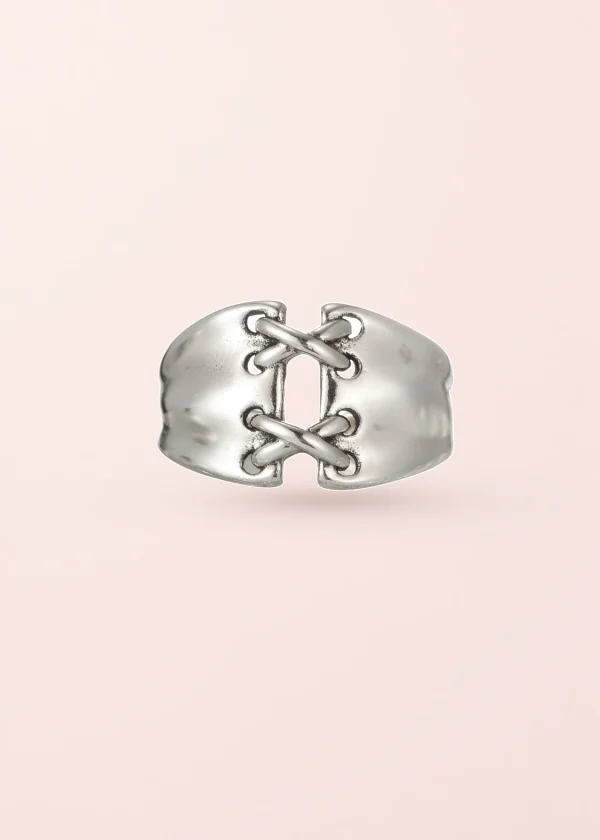 Diana – Ring im Korsettstil in Silberoptik