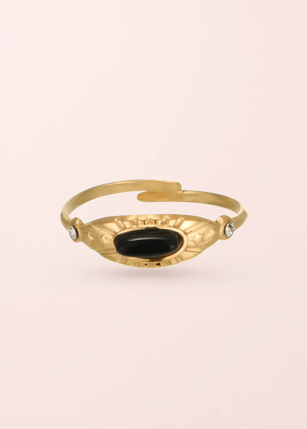 Produktfoto: Mia Black Stone – Ring mit schwarzen Zirkonia in Goldoptik