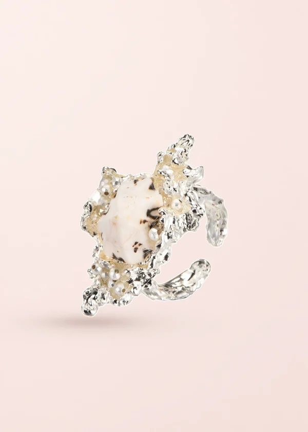 Paolo Shell – Ring I mit Muscheldetail in Silberoptik