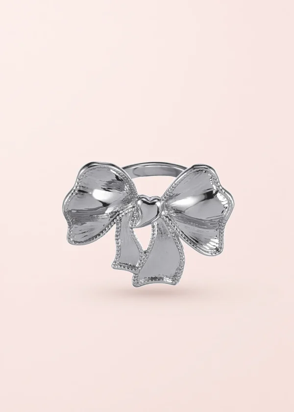 Mako Bow – Ring mit Schleife in Silberoptik