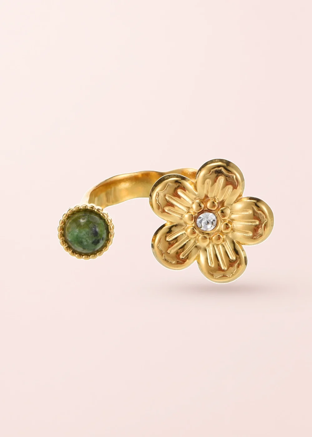Produktfoto: Todd Sakura Green – Ring mit grünem Jade in Goldoptik