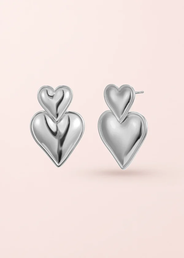 Heart Heart – Ohrringe mit Herzmotiv in Silberoptik