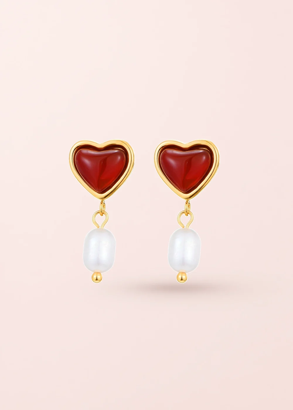 Produktfoto: Emily Carnelian Pearl – Ohrringe mit Perlenoptik in Goldoptik