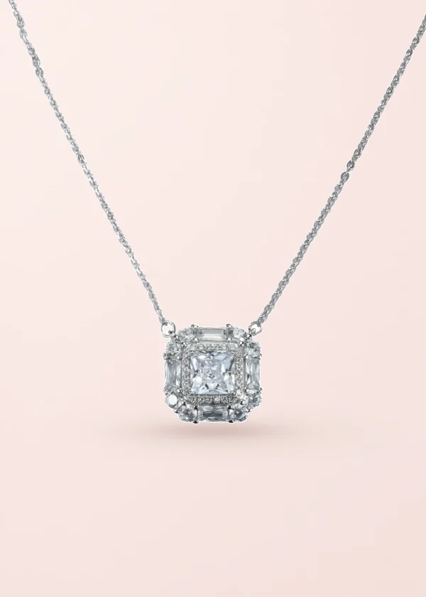 Amy White Square – Halskette mit geometrischem Zirkonia
