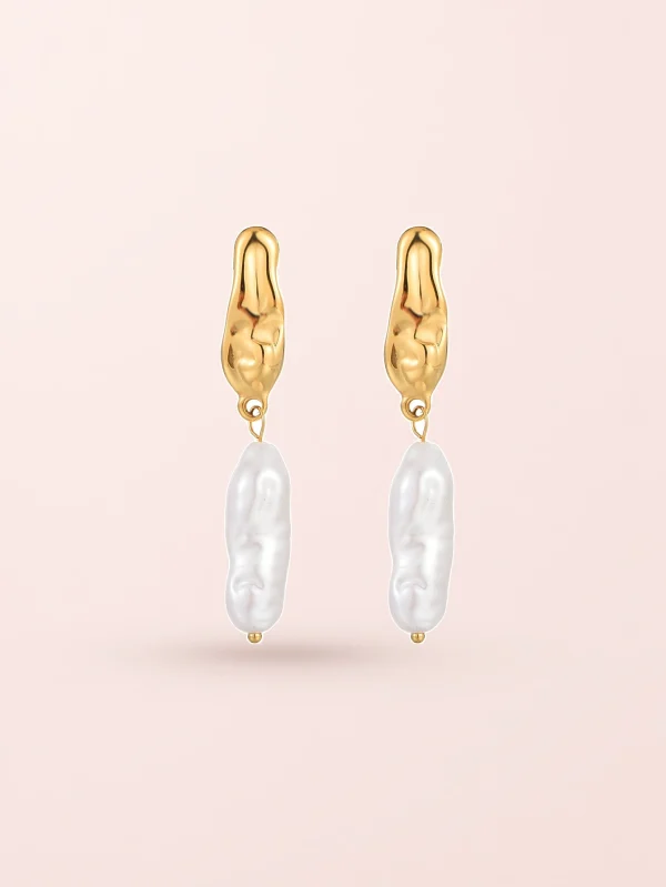 Betty Pearl Golden Earrings