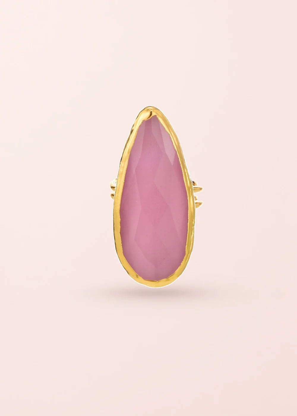 Produktfoto: Matilda – Ringe mit rosa Naturstein in Goldoptik