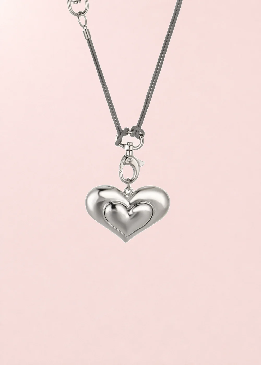 Sandy Heart Silver Necklace product photo