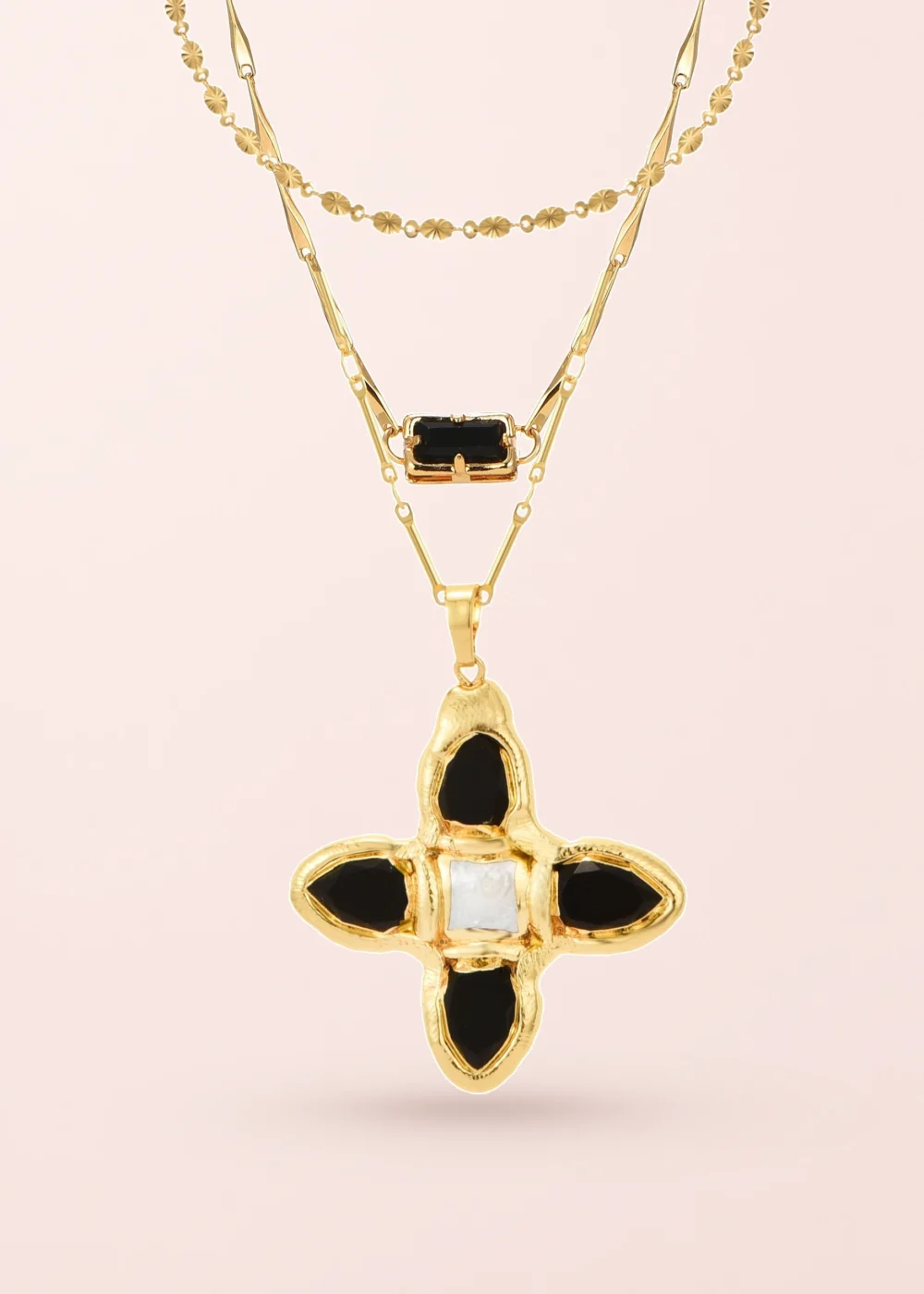 Produktfoto: Lou & Madelaine – Schmuckset mit Kreuzmotiv in Goldoptik