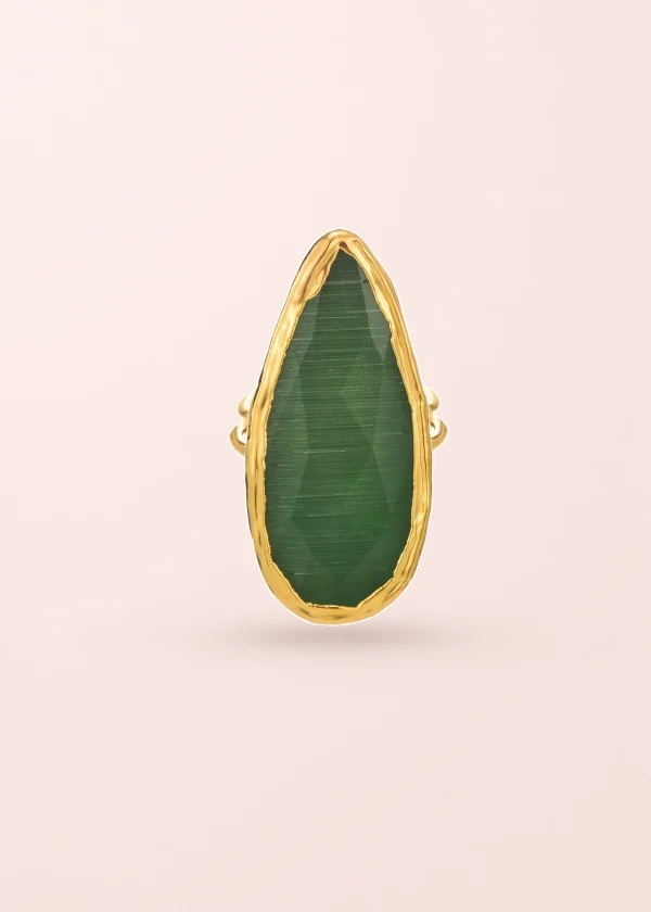 Matilda Green – Ring mit grünem Naturstein in Goldoptik