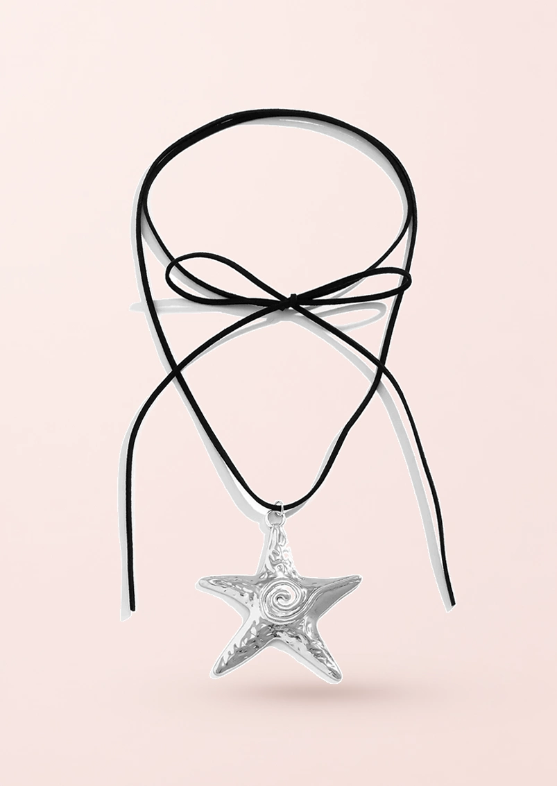 Brooke By the Sea – Samtband-Halskette mit Stern- und Seesternmotiven