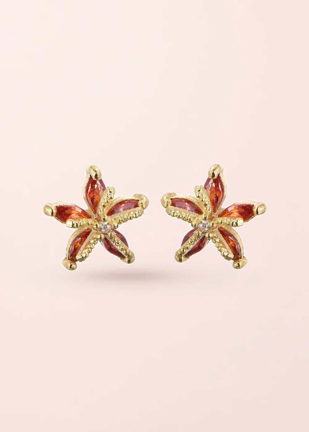 Produktfoto: Glittering Petit – rote Seestern-Ohrstecker