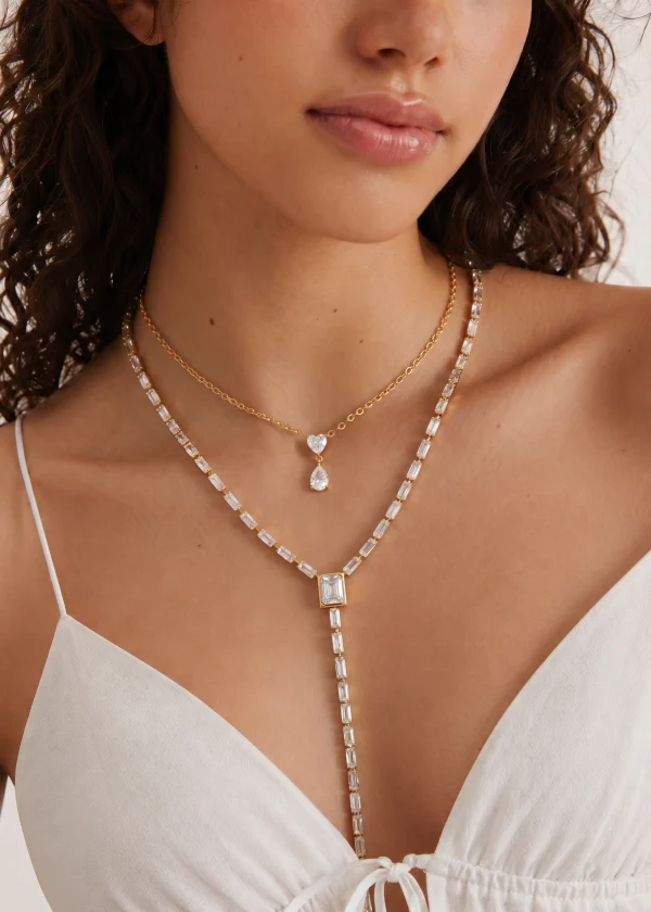 Maddie Glittering – Schmuckset mit Tropfenmotiv und Lariat-Kette in Goldoptik – weitere Ansicht