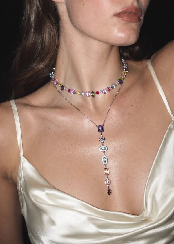 Marly Colorful – Lariat-Halskette mit geometrischem Design in Silberoptik – weitere Ansicht